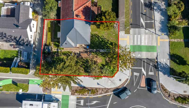 2 Meola Road, Westmere