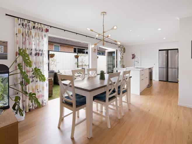 9 Lakeview Quay, Pyes Pa