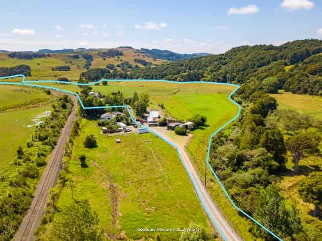 35 & 35A Cane Road, Waimauku