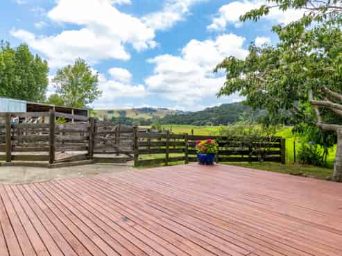 35 & 35A Cane Road, Waimauku