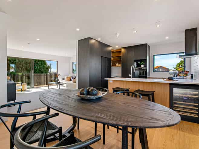 2/1 Omana Road, Milford