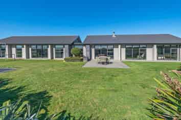 74 Crozier Drive, KIRWEE