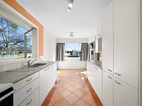 50 Bremworth Avenue, Dinsdale