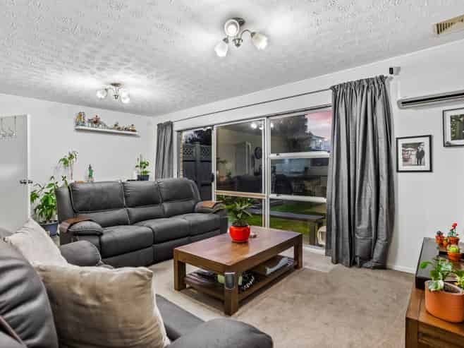 2/29 Garelja Road, Henderson