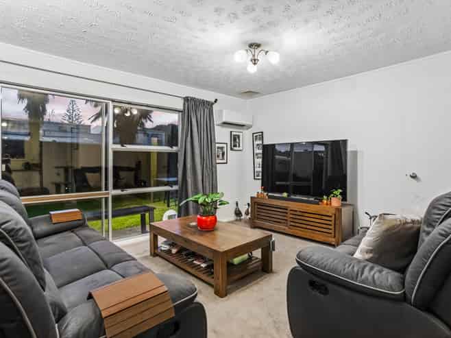 2/29 Garelja Road, Henderson