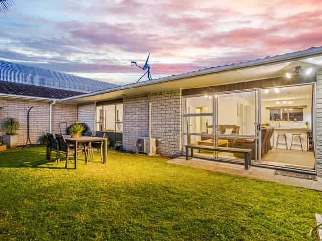 2/29 Garelja Road, Henderson