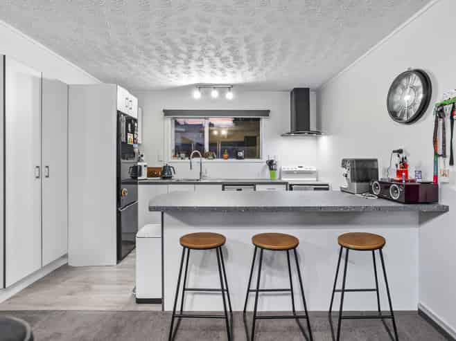 2/29 Garelja Road, Henderson