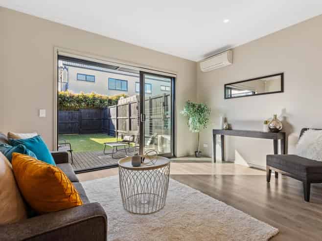 13 Kerewhenua Crescent, Hobsonville
