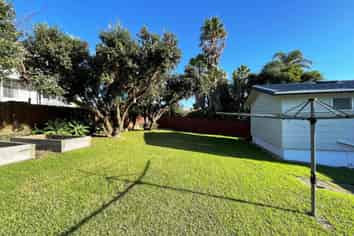 57 Pacific Parade, Army Bay