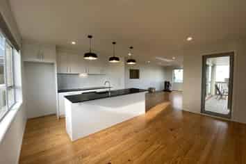 57 Pacific Parade, Army Bay