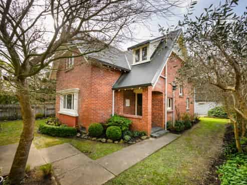 21 Batt Street, West End