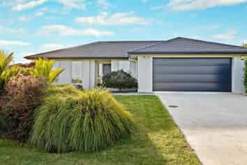 24 Laly Haddon Place, Matakana