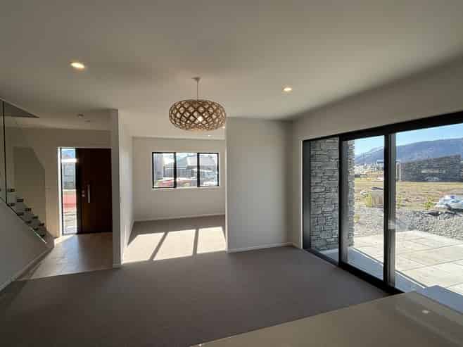 24 Doug Ledgerwood Drive, Wanaka