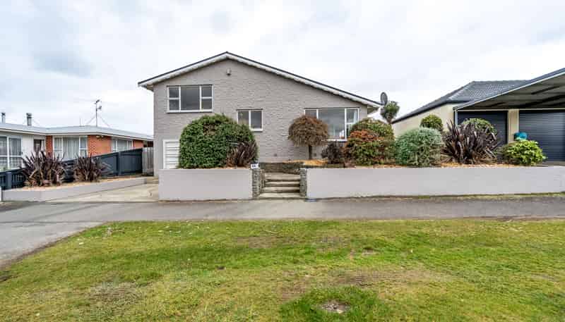 98 Salford Street, Windsor