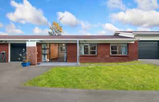 2/20 Roulston Street, Pukekohe