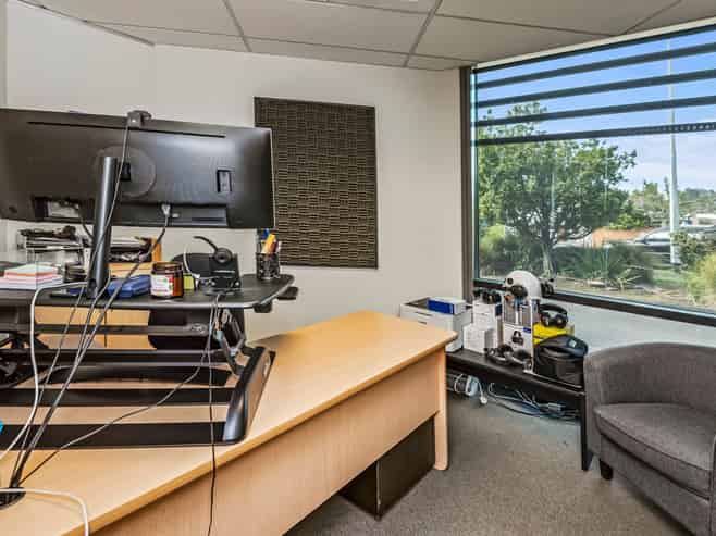 Stylish ground floor office for sale or lease