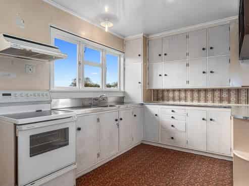 81 Station Road, Kamo