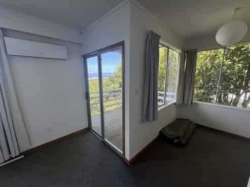 13a Espin Crescent, Karori