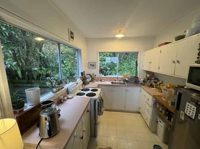 13a Espin Crescent, Karori