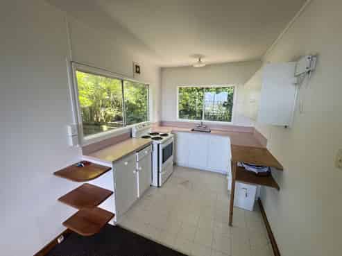 13a Espin Crescent, Karori