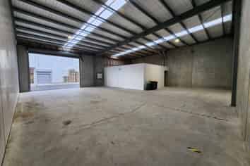 Impressive 246sq m Vacant Industrial Unit 
