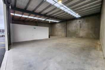 Impressive 246sq m Vacant Industrial Unit 