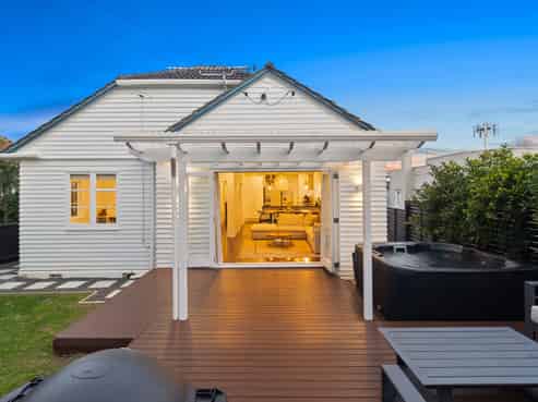 54 Alberta Street, Point Chevalier