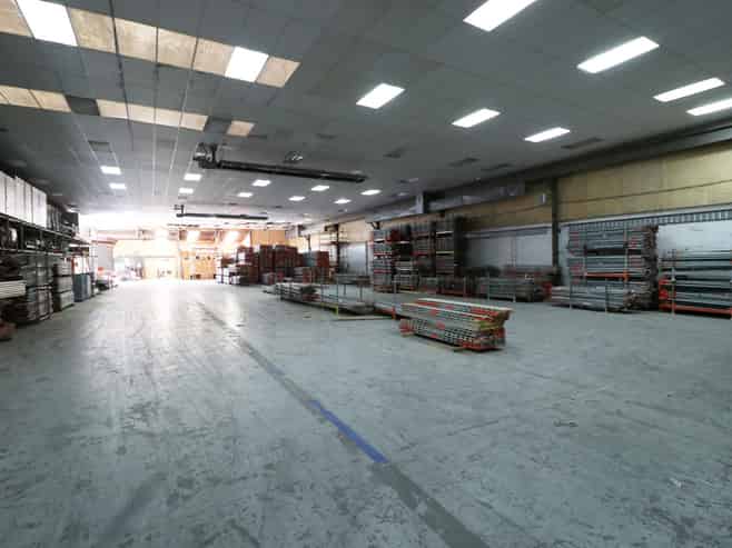 Strategic high profile warehouse
