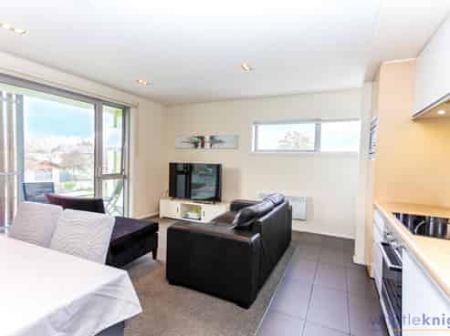 2H/193 Riccarton Road, Riccarton