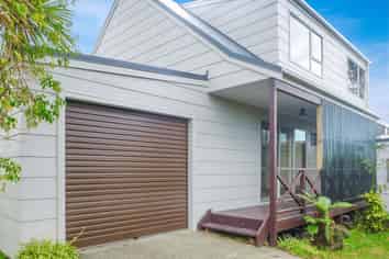 1/1 Eastwood Rise, Browns Bay
