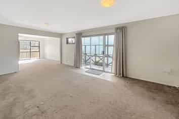 1/1 Eastwood Rise, Browns Bay
