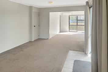 1/1 Eastwood Rise, Browns Bay