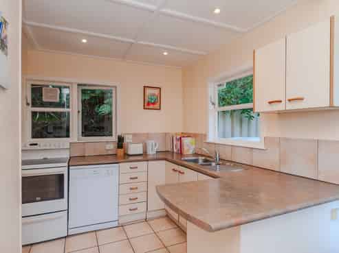 64 Salford St, Newlands