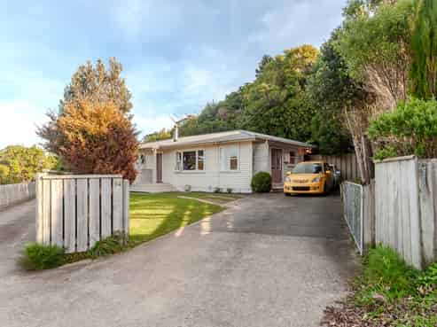 64 Salford St, Newlands