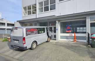 200sqm versatile showroom