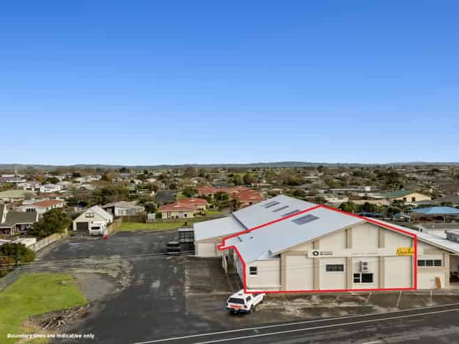 Hidden gem warehouse and office-For lease