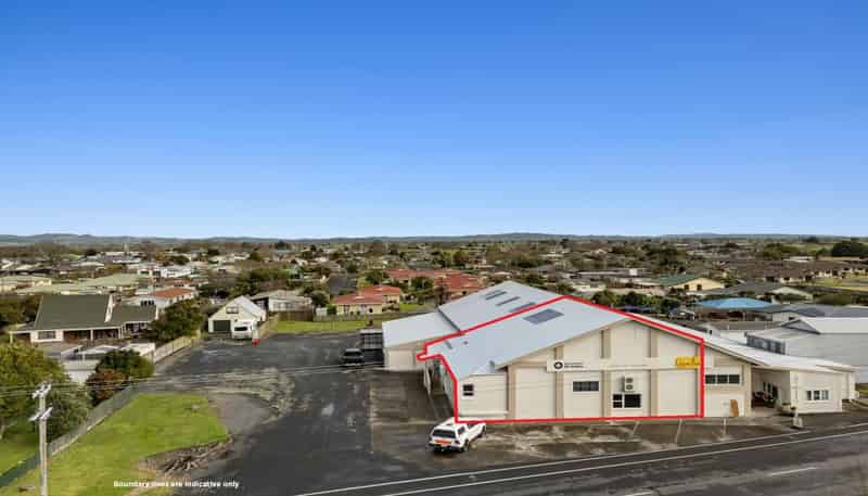 21 River Road (Front), Ngatea