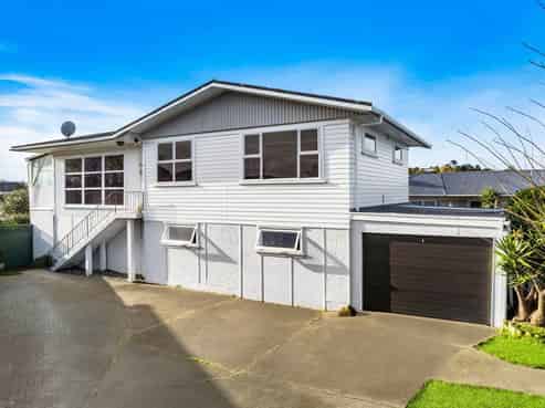 106 Edgewater Drive, Pakuranga