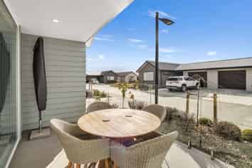 214/30 Bob Robertson Drive, Woodend