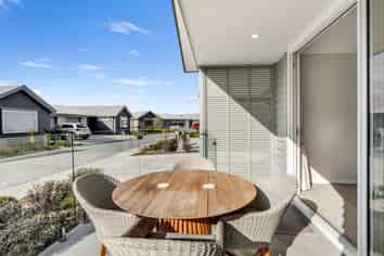 214/30 Bob Robertson Drive, Woodend