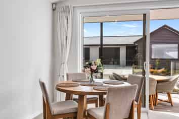 214/30 Bob Robertson Drive, Woodend