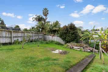18 Castaing Crescent, Te Atatu South