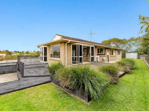 12 Towra Place, Botany Downs