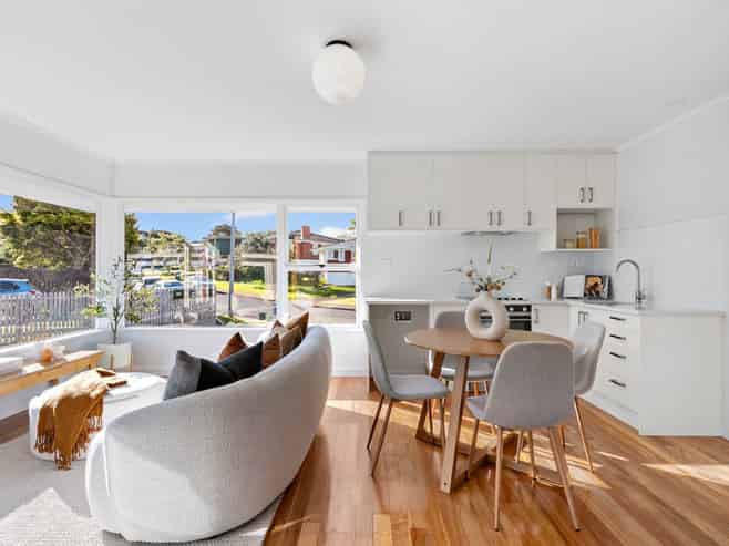 1&2/34 Evelyn Place, Hillcrest