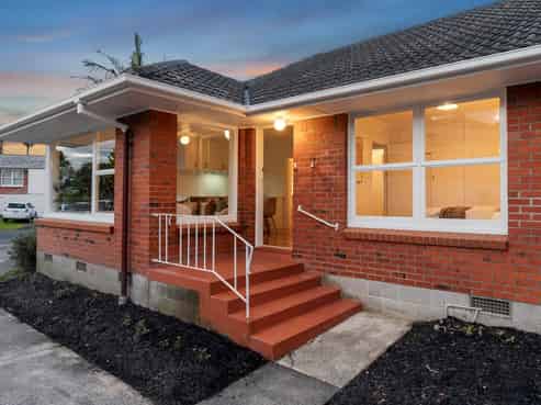 1&2/34 Evelyn Place, Hillcrest