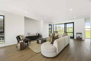 61 Riukiuta Avenue, Three Kings