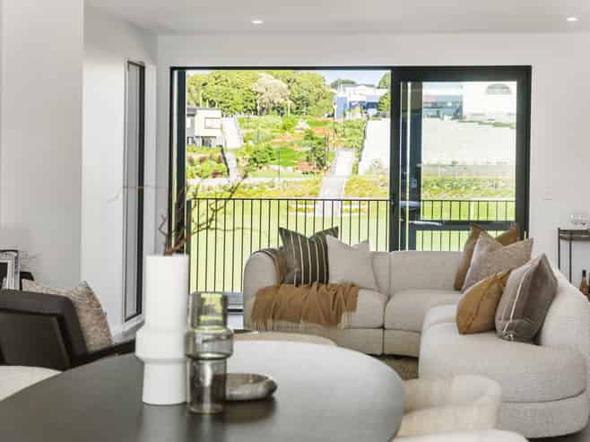 61 Riukiuta Avenue, Three Kings