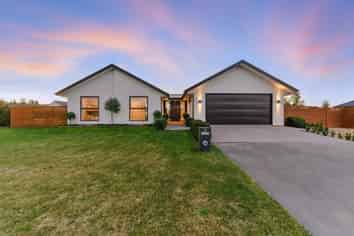 33 Silver Peaks Drive, West Melton