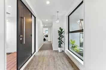 33 Silver Peaks Drive, West Melton