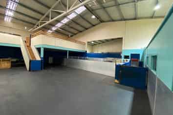 New Opportunity in Versatile Commercial Zone